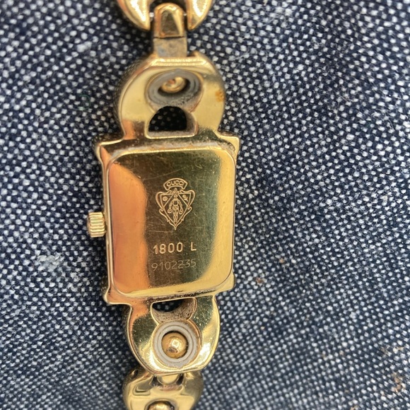 Vintage GUCCI Swiss Made Gold watch with Black/Red Bands w/ Original Boxes -HOT! - Picture 13 of 14